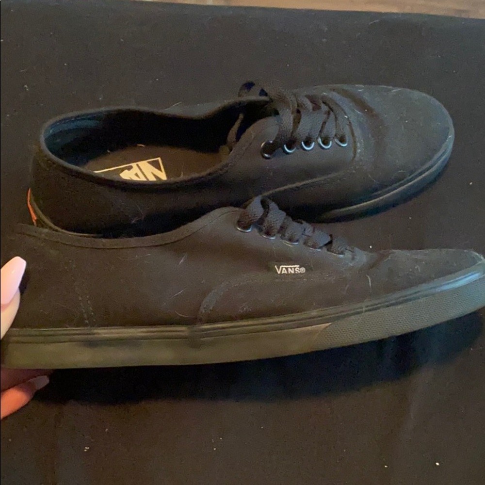 vans - Picture 2 of 4